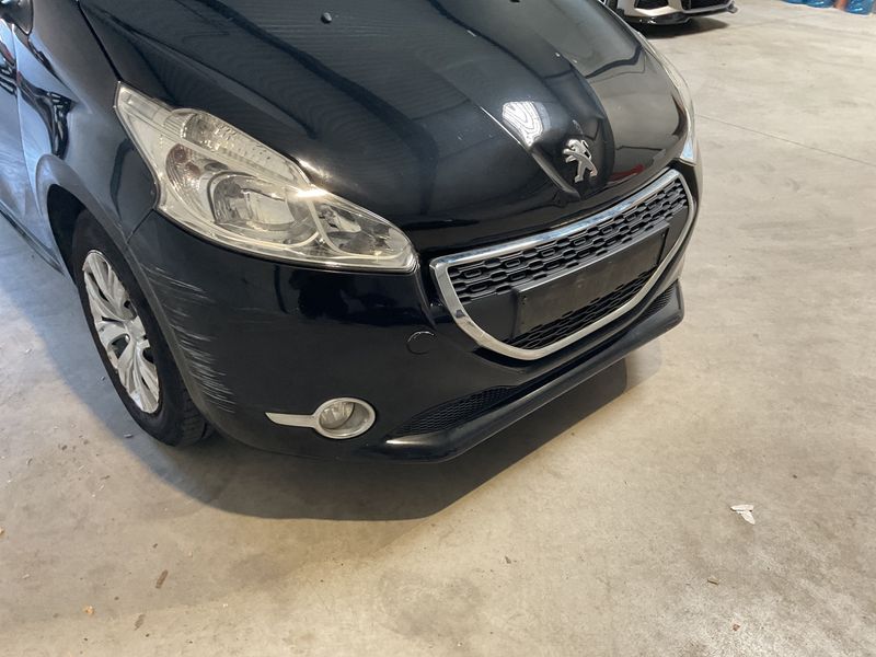 Peugeot 208 1.4 HDi Active 2015 – снимка 32