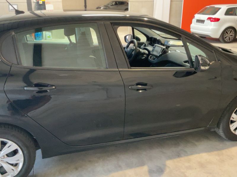 Peugeot 208 1.4 HDi Active 2015 – снимка 10