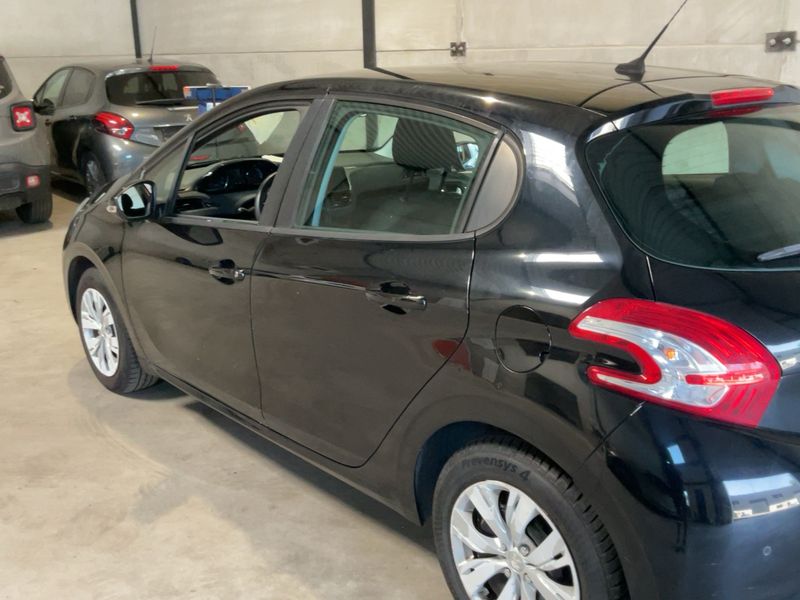 Peugeot 208 1.4 HDi Active 2015 – снимка 6