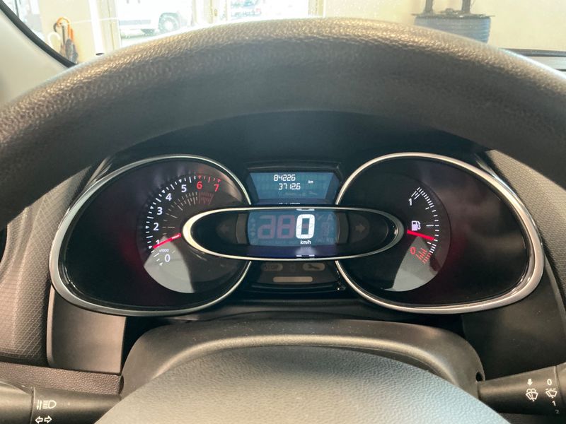 Renault Clio 1.2 Authentique 2018 – снимка 18