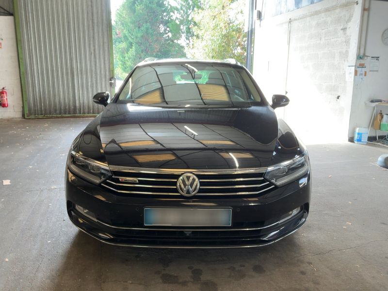 Volkswagen Passat 2.0 TDI Carat Edition 4Motion BlueMotion Tech 2016 – снимка 14