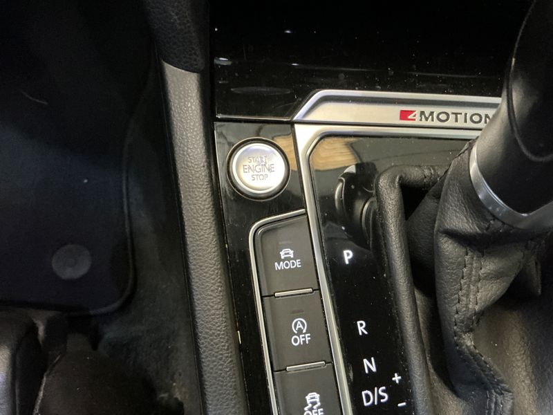 Volkswagen Passat 2.0 TDI Carat Edition 4Motion BlueMotion Tech 2016 – снимка 34