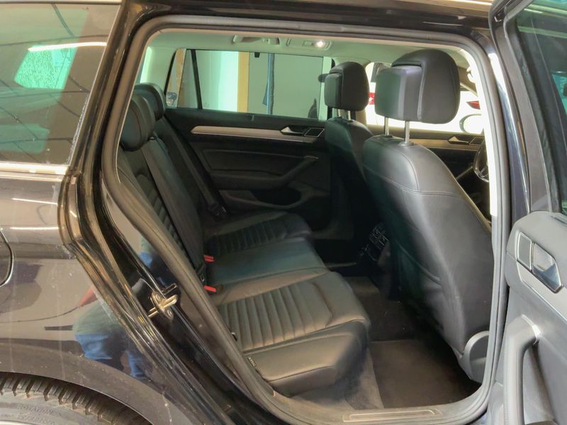 Volkswagen Passat 2.0 TDI Carat Edition 4Motion BlueMotion Tech 2016 – снимка 19