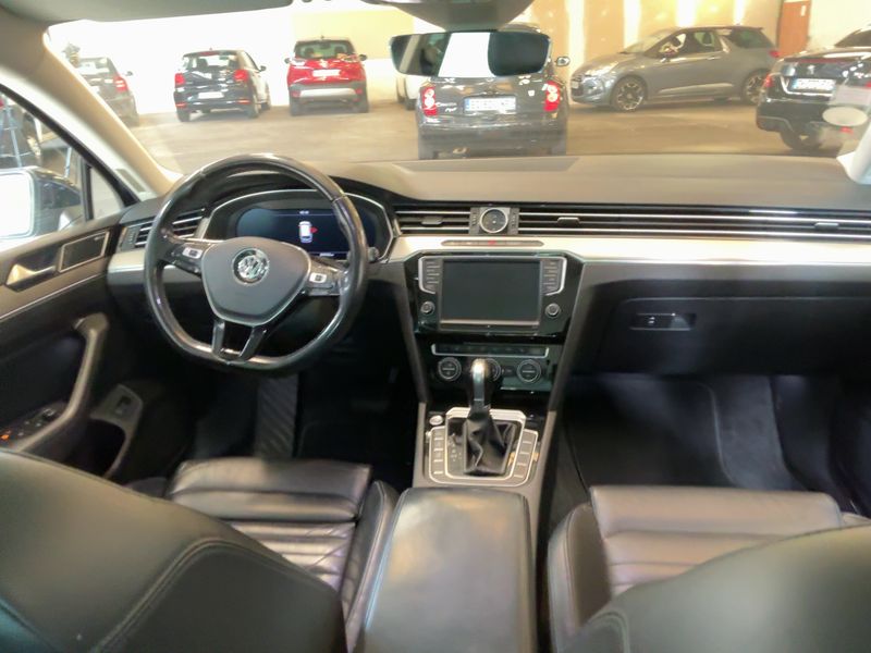 Volkswagen Passat 2.0 TDI Carat Edition 4Motion BlueMotion Tech 2016 – снимка 17