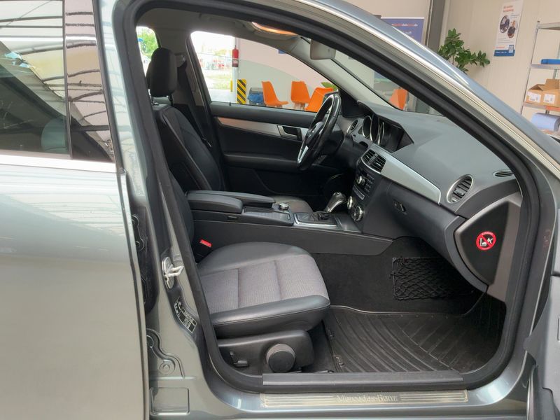 Mercedes-Benz C-Klasse C 300 CDI 4Matic BlueEfficiency Avantgarde 2011 – снимка 17