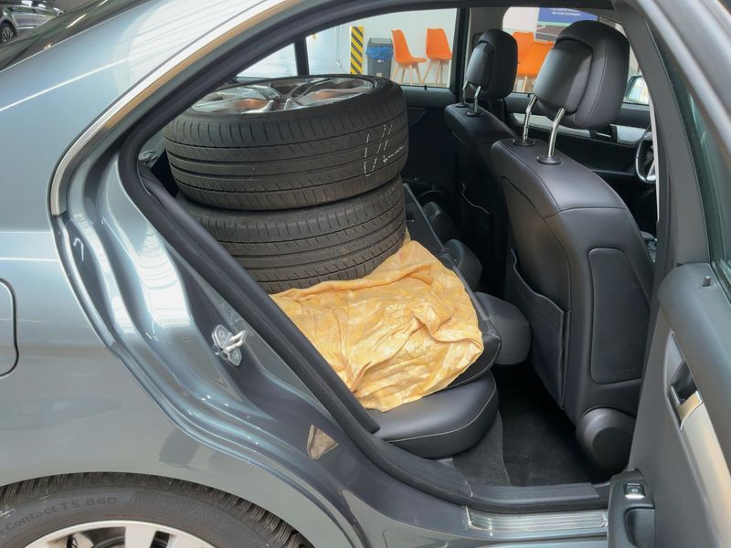 Mercedes-Benz C-Klasse C 300 CDI 4Matic BlueEfficiency Avantgarde 2011 – снимка 20