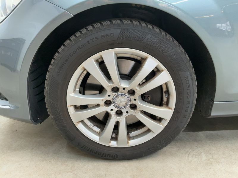 Mercedes-Benz C-Klasse C 300 CDI 4Matic BlueEfficiency Avantgarde 2011 – снимка 3