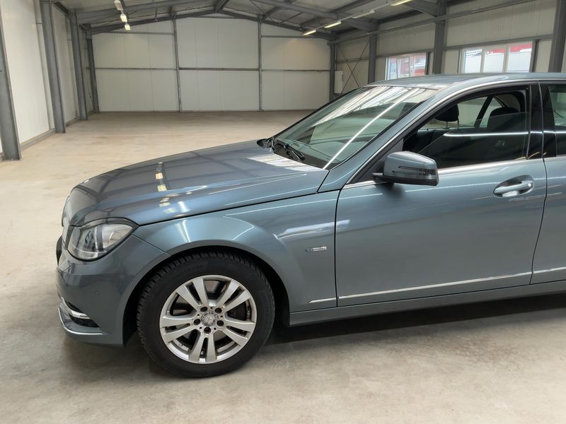 Mercedes-Benz C-Klasse C 300 CDI 4Matic BlueEfficiency Avantgarde 2011 – снимка 2