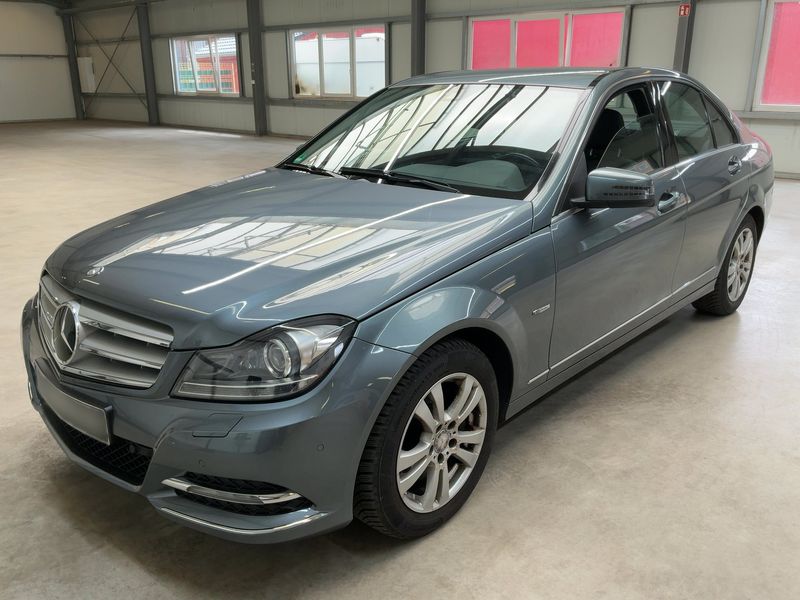 Mercedes-Benz C-Klasse C 300 CDI 4Matic BlueEfficiency Avantgarde 2011 – снимка 1