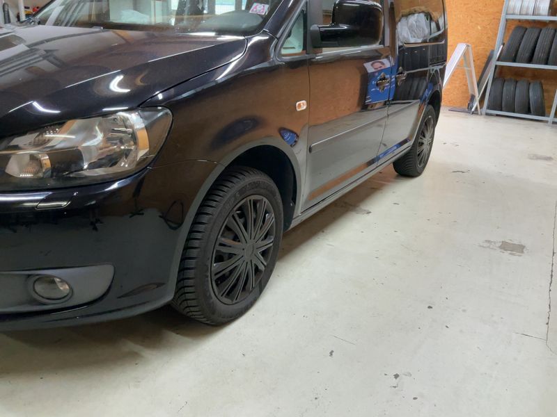 Volkswagen Caddy 1.2 TSI Roncalli Trendline 2011 – снимка 2
