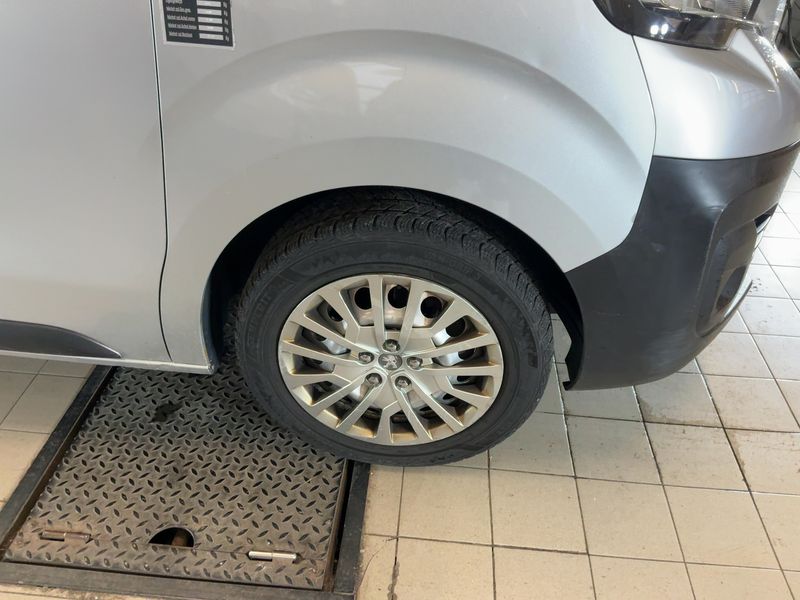 Peugeot Expert 2.0 Blue-HDi Premium L2 2016 – снимка 11