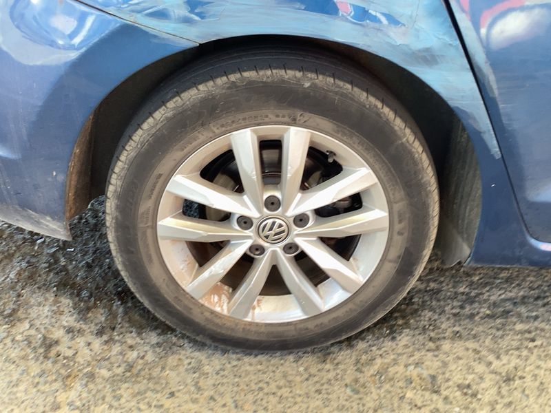 Volkswagen Touran 1.6 TDI Edition BlueMotion Tech 2018 – снимка 19