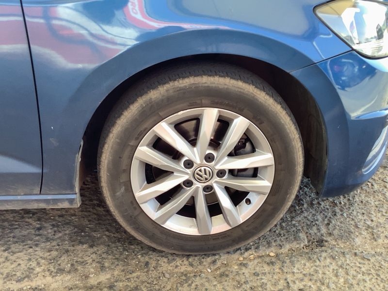Volkswagen Touran 1.6 TDI Edition BlueMotion Tech 2018 – снимка 20