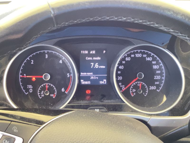 Volkswagen Touran 1.6 TDI Edition BlueMotion Tech 2018 – снимка 13
