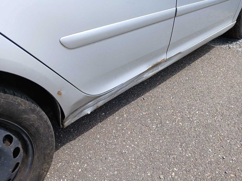 Volkswagen Golf V 1.9 TDI Comfortline 2004 – снимка на щета