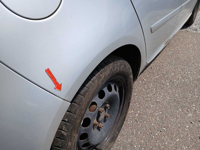 Volkswagen Golf V 1.9 TDI Comfortline 2004 – снимка на щета