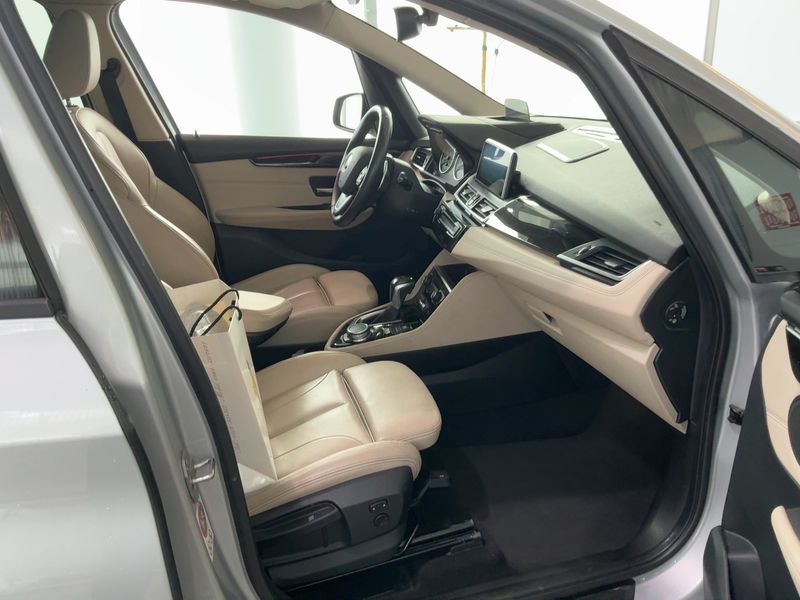 BMW 2er 220d Gran Tourer xDrive Sport Line 2015 – снимка 17