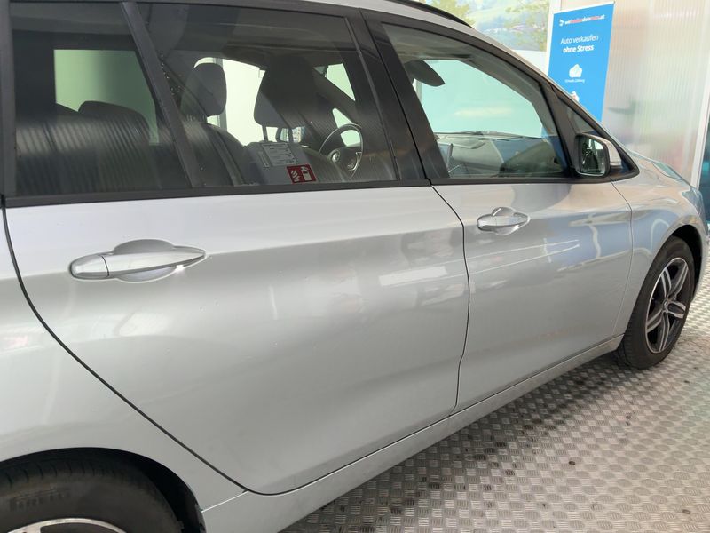 BMW 2er 220d Gran Tourer xDrive Sport Line 2015 – снимка 10