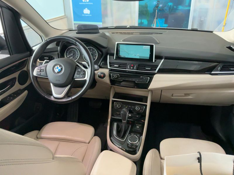 BMW 2er 220d Gran Tourer xDrive Sport Line 2015 – снимка 18