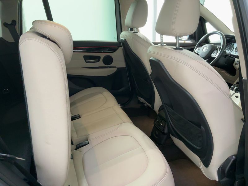 BMW 2er 220d Gran Tourer xDrive Sport Line 2015 – снимка 20