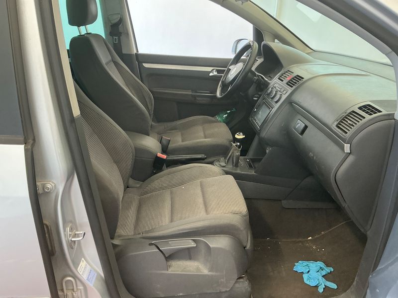 Volkswagen Touran 2.0 TDI Highline 2003 – снимка 3