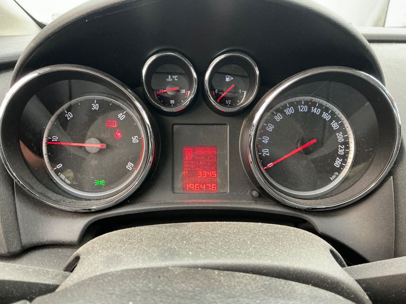 Opel Astra 1.7 CDTI Design Edition 2012 – снимка 4