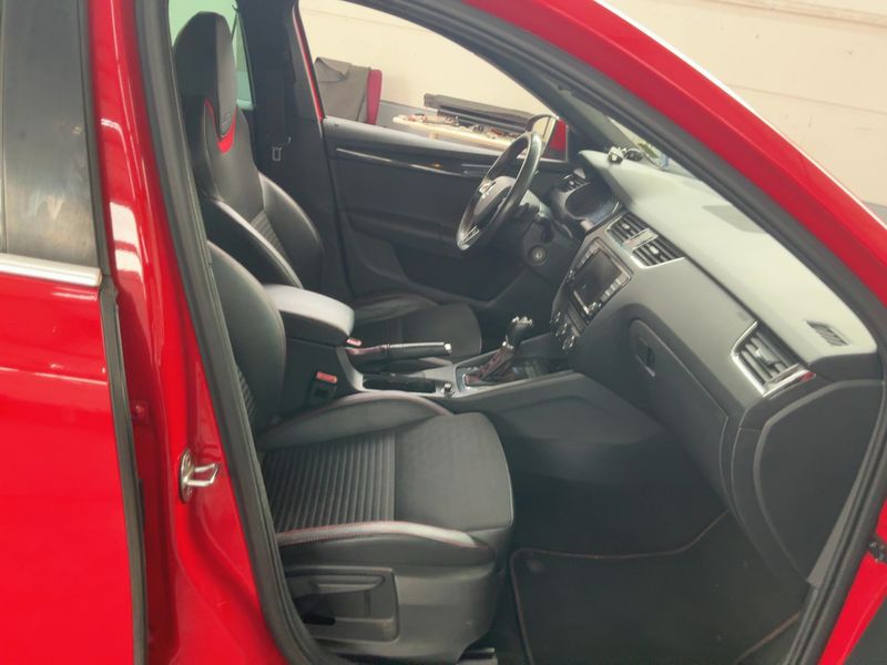 Skoda Octavia 2.0 TDI RS 2014 – снимка 17