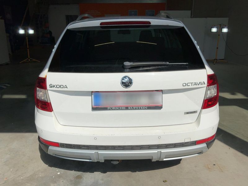 Skoda Octavia 2.0 TDI Scout 4x4 2015 – снимка 7