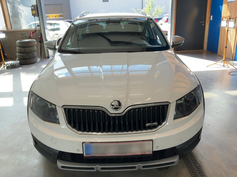 Skoda Octavia 2.0 TDI Scout 4x4 2015 – снимка 14