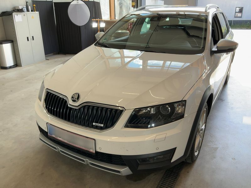 Skoda Octavia 2.0 TDI Scout 4x4 2015 – снимка 1