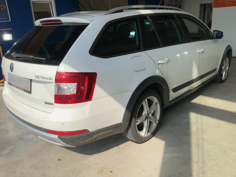 Skoda Octavia 2.0 TDI Scout 4x4 2015 – снимка 8