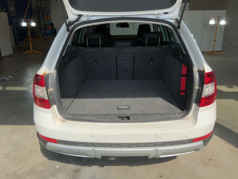 Skoda Octavia 2.0 TDI Scout 4x4 2015 – снимка 15