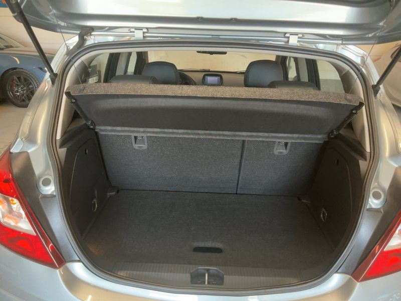 Opel Corsa 1.4 Innovation 2012 – снимка 15
