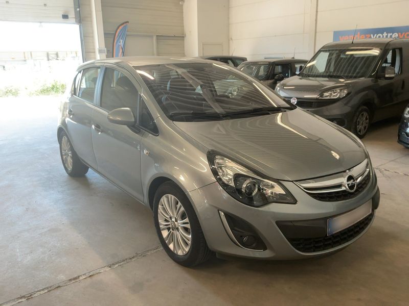 Opel Corsa 1.4 Innovation 2012 – снимка 12