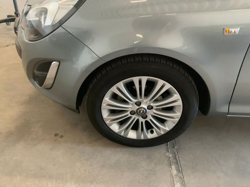Opel Corsa 1.4 Innovation 2012 – снимка 3
