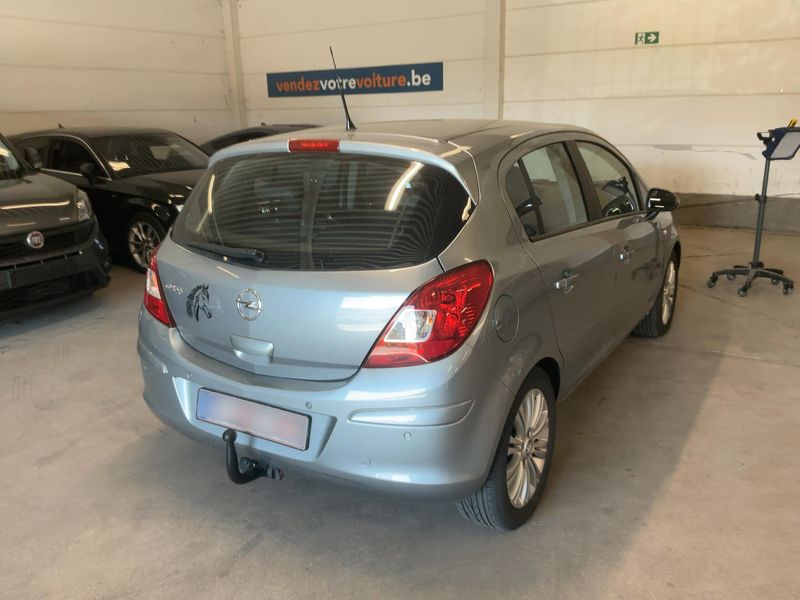Opel Corsa 1.4 Innovation 2012 – снимка 8