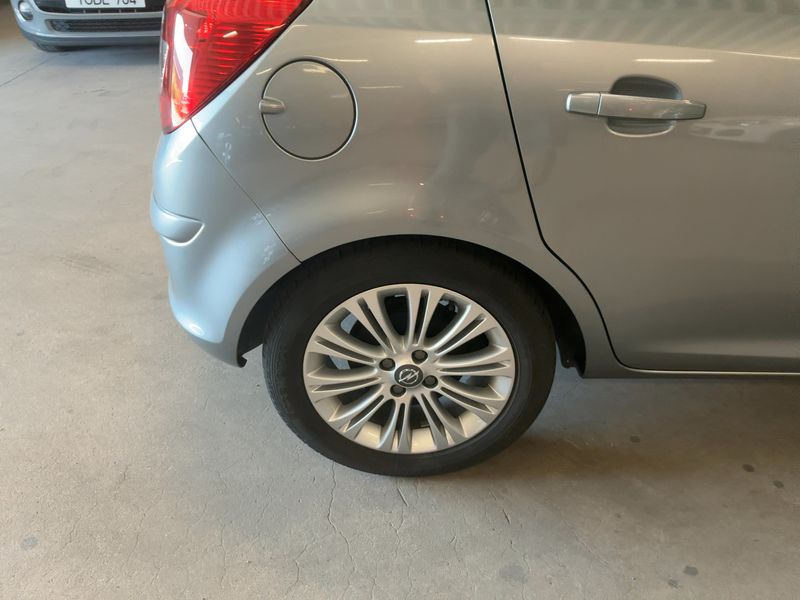 Opel Corsa 1.4 Innovation 2012 – снимка 9