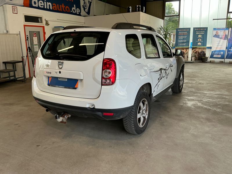 Dacia Duster 1.6 Laureate 4x2 2012 – снимка 2