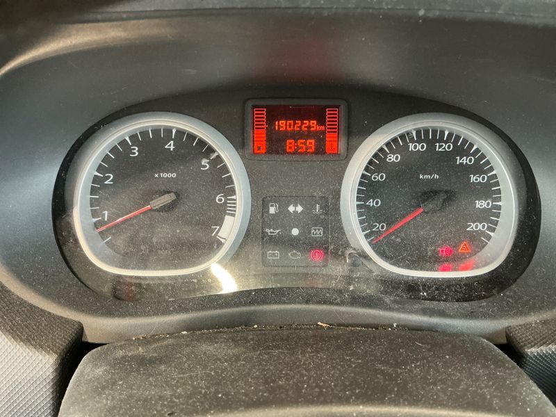 Dacia Duster 1.6 Laureate 4x2 2012 – снимка 4