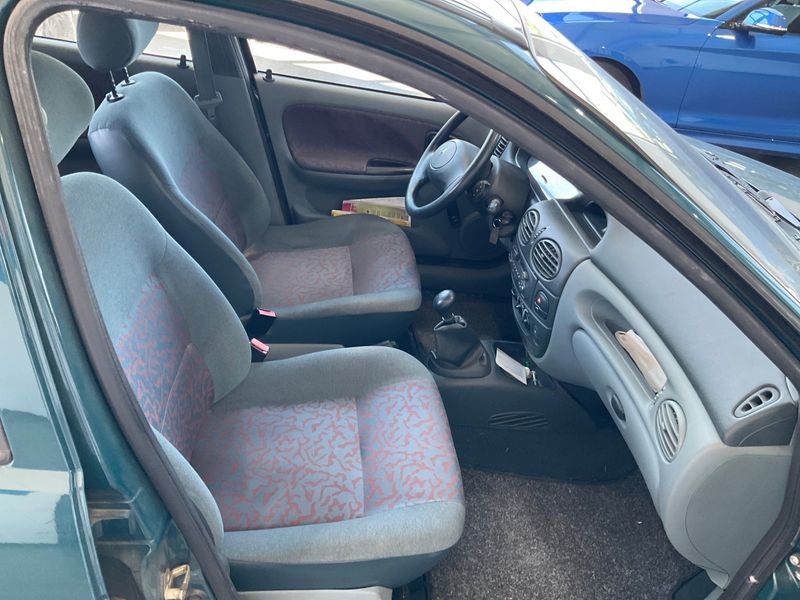 Renault Megane 1.4 Eco 1996 – снимка 3