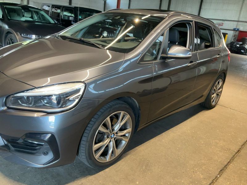 BMW 2er 218d Active Tourer Sport Line 2019 – снимка 2