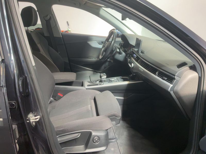 Audi A4 2.0 TDI quattro Sport 2019 – снимка 16