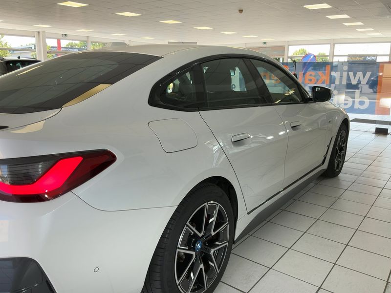 BMW i4 eDrive35 Gran Coupe M Sport 2023 – снимка 8