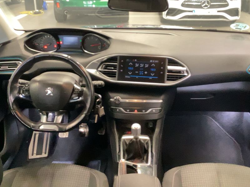 Peugeot 308 1.6 Blue-HDi Active 2018 – снимка 17