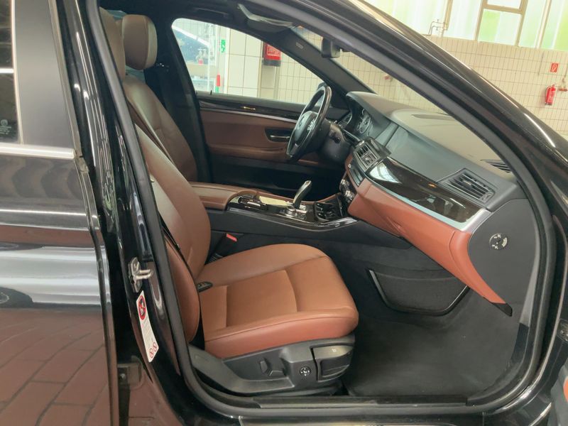 BMW 5er 520d 2011 – снимка 17