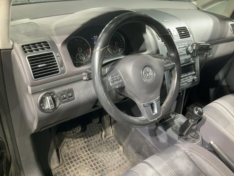 Volkswagen Touran 1.4 TSI Match 2012 – снимка 18