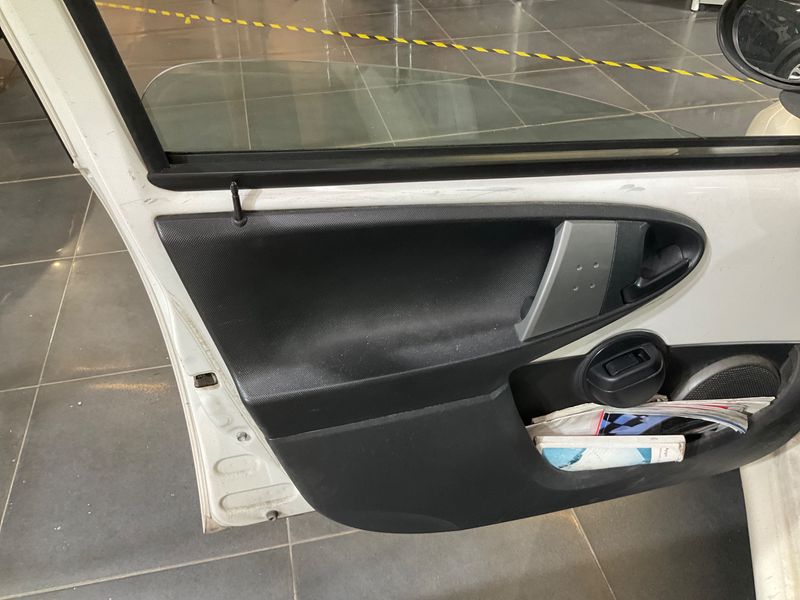 Toyota Aygo 1.0 Now 2012 – снимка 21