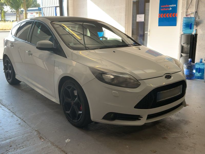 Ford Focus 2.0 EcoBoost ST 2014 – снимка 12