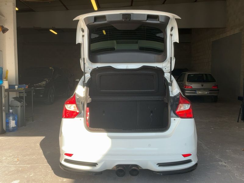 Ford Focus 2.0 EcoBoost ST 2014 – снимка 15