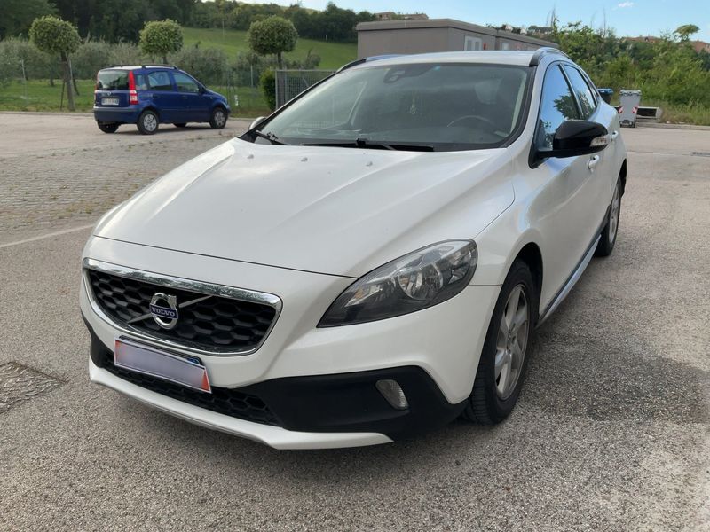 Volvo V40 Cross Country 2.0 D3 Nova Plus Edition 2013 – снимка 1